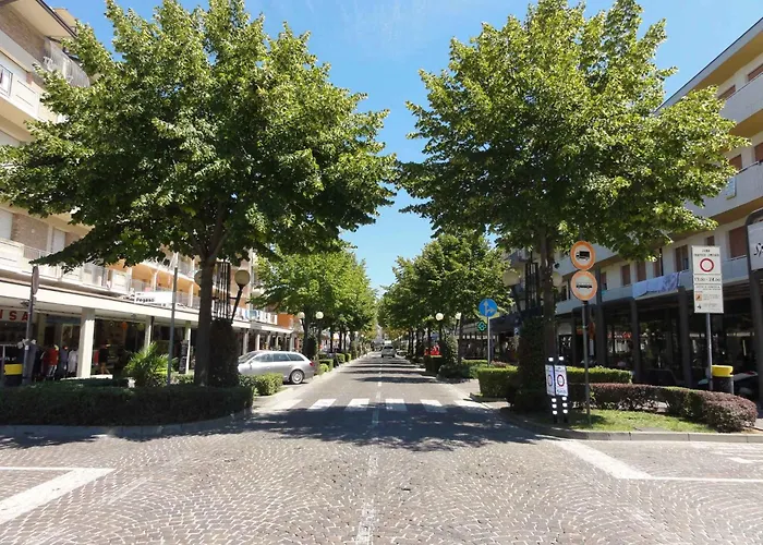 In 36609 Apartment *